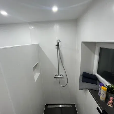 Quarto em Acomodações Particulares Live-in 5 *