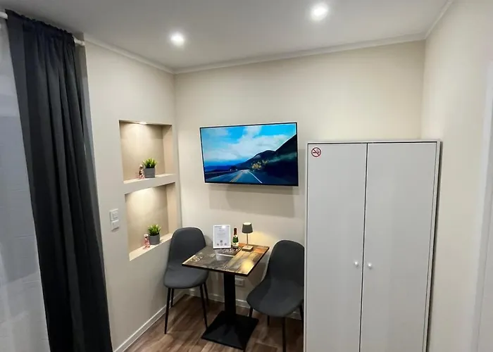 בית אירוח Live-in 5