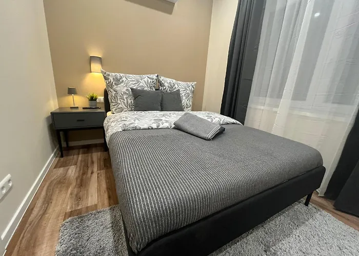 בית אירוח Live-in 5